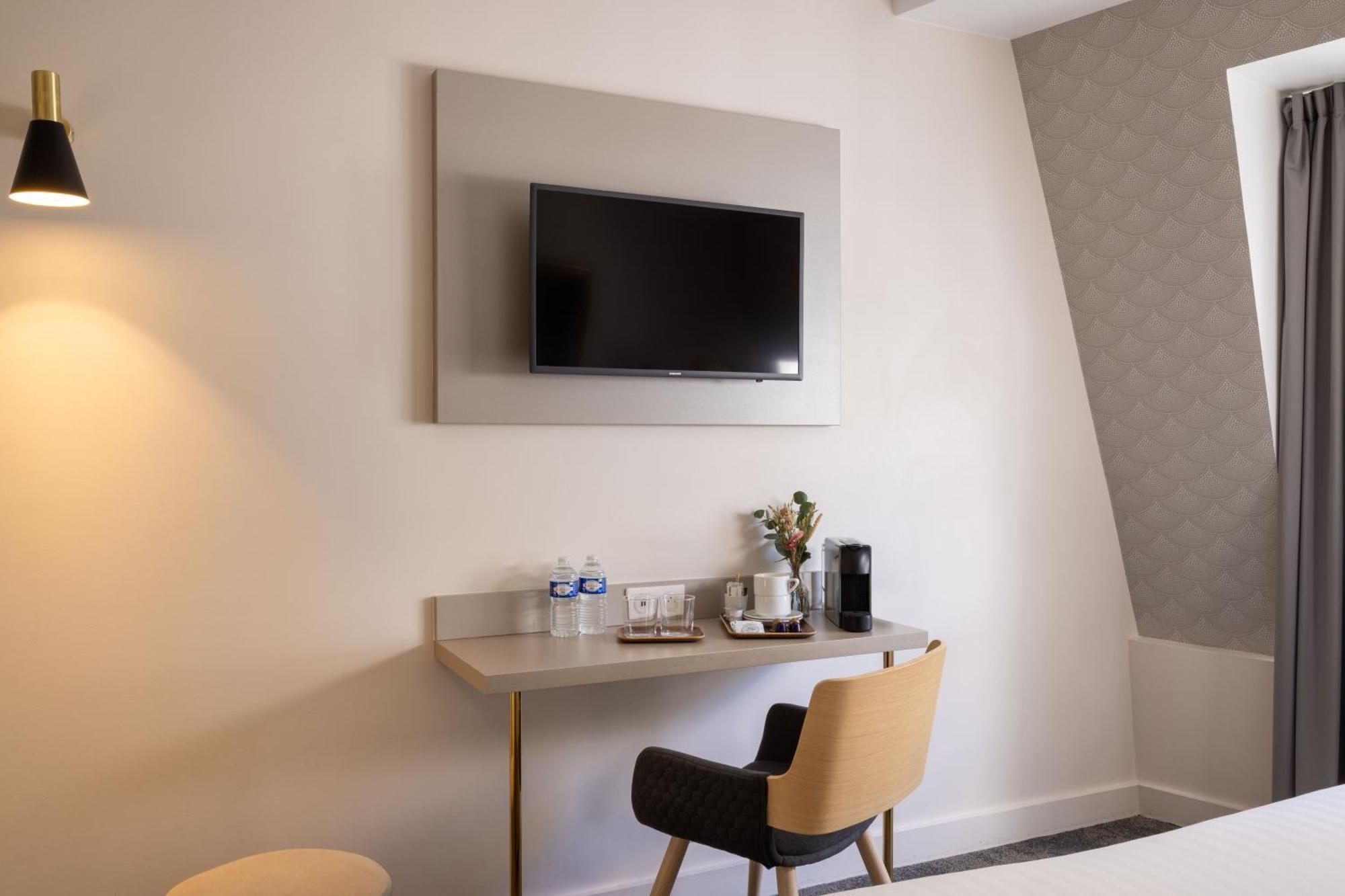 Superior Room Queen Bed