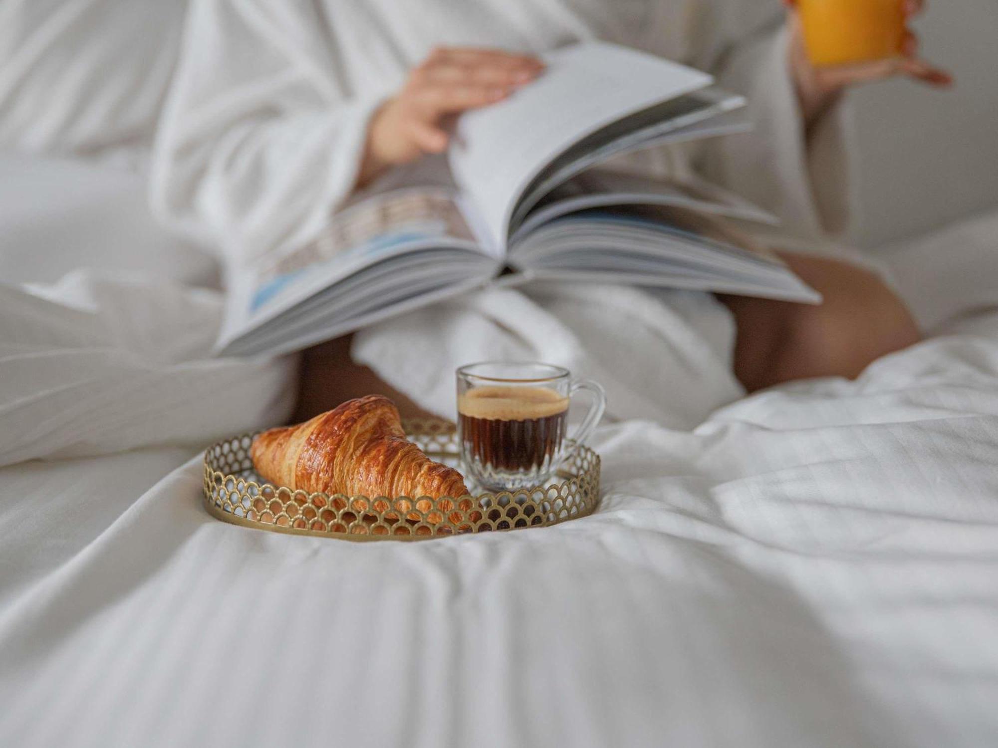 Superior King Room - Eiffel Tower View,1758295457:JPEG