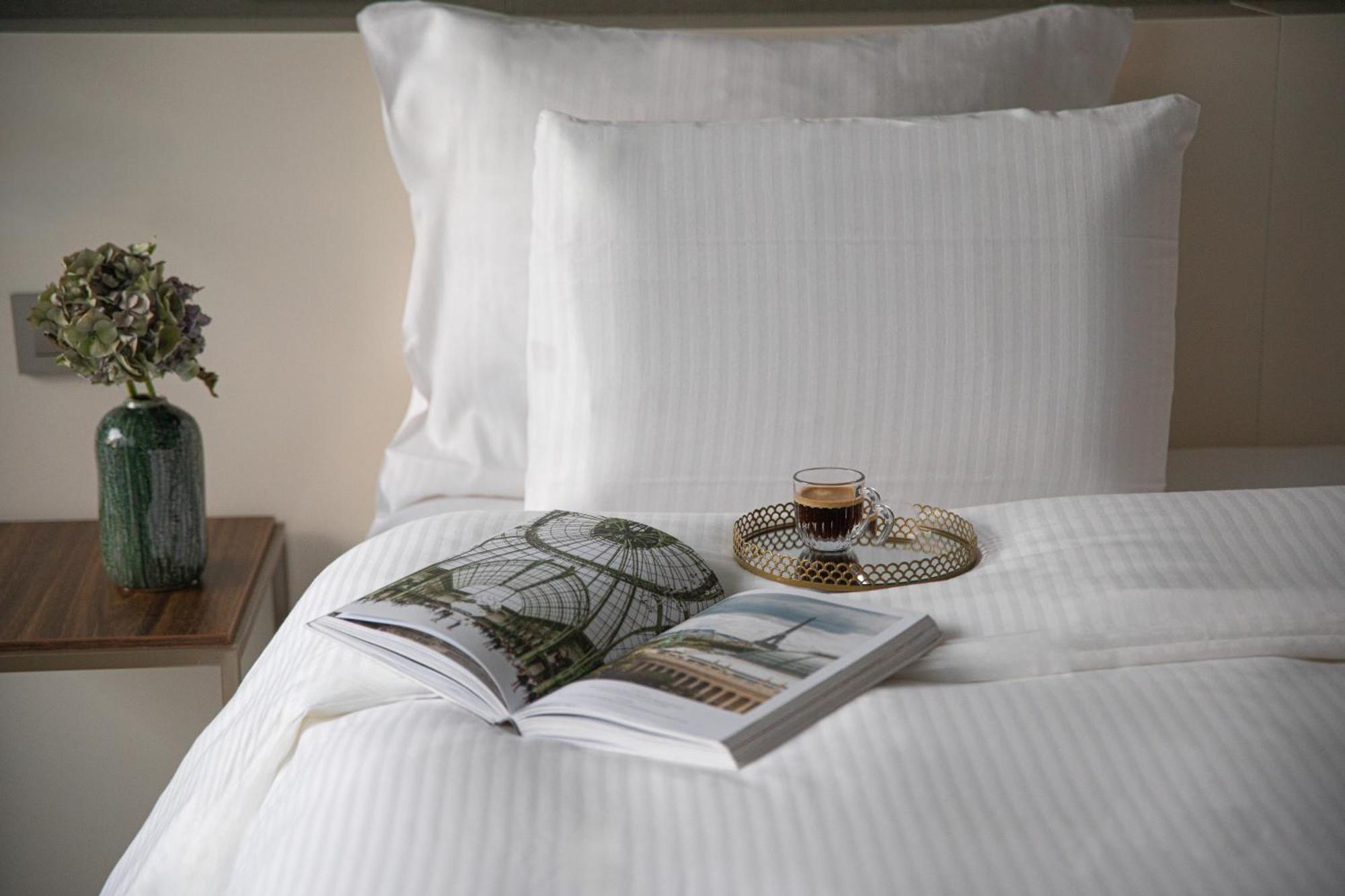 Quarto Superior com Cama King-size - Vista da Torre Eiffel
