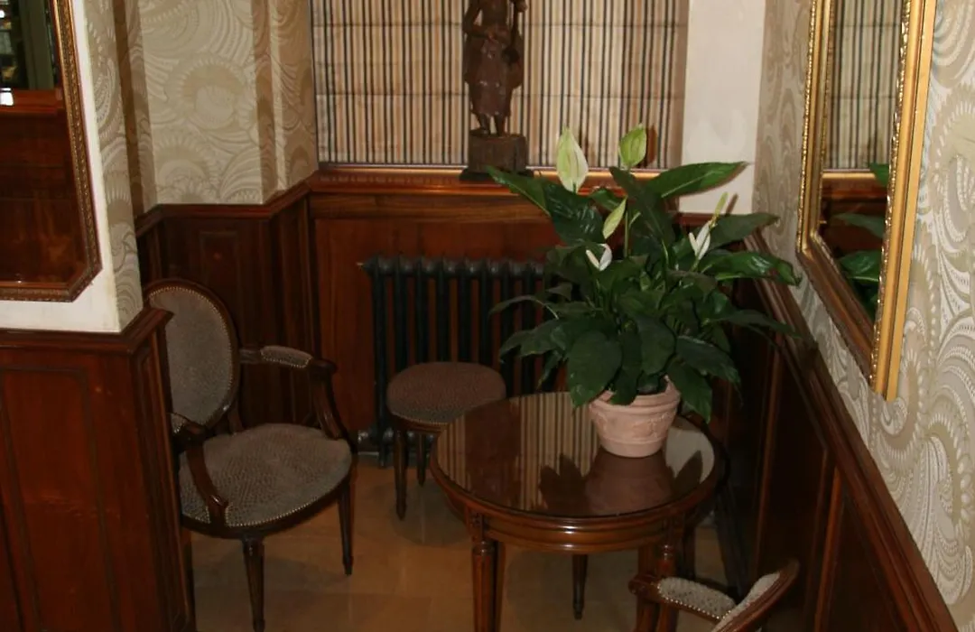 Hotel Bellevue Saint-Lazare-1