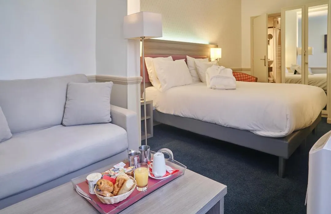 Hotel Poussin-1