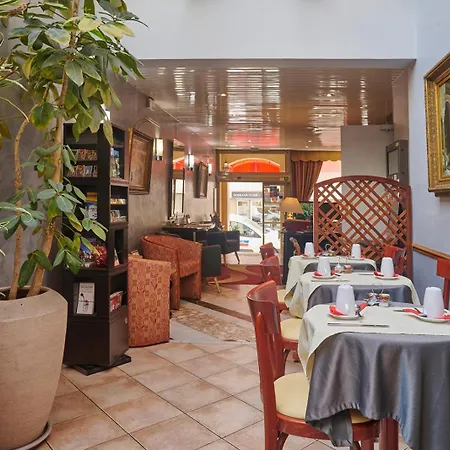 Hotel Poussin-2