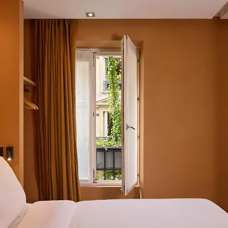 Hidden Hotel-3