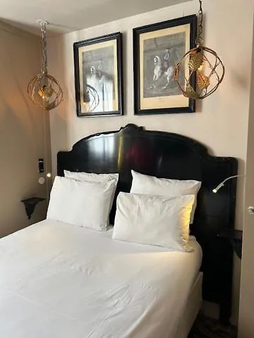 Resort: New Hotel Republique - Ex Albert'S Hotel