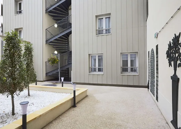 Hotel met uitzicht: Kyriad Paris 18 - Porte De Clignancourt - Montmartre