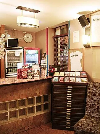 Hôtel accueillant les animaux: Aloha Hostel Eiffel Tower By Hiphophostels